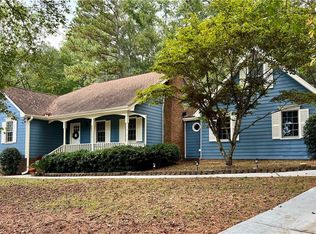1955 Skyland Glen Dr, Snellville, GA 30078