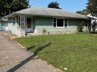 32 7th St NW, Forest Lake, MN 55025