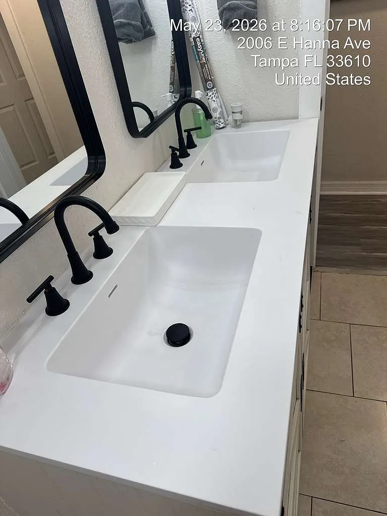 5 bed, 2500 sqft, $1,050 — Photo 4