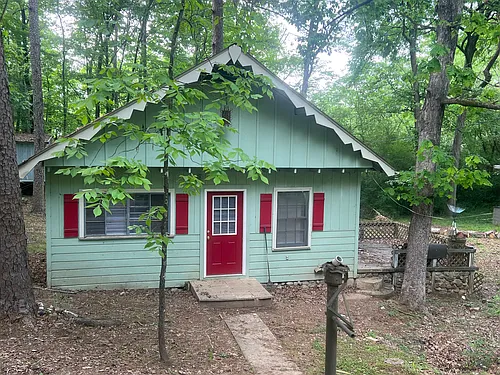 132 Madill St Photo 1