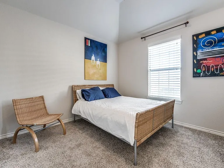 10572 Coach House Ln — Photo 5