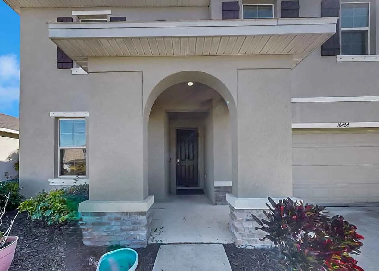 5 bed, 2949 sqft, $2,995 — Photo 2