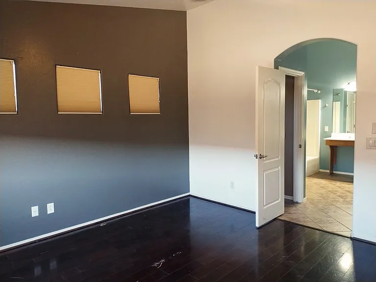 25876 W Elizabeth Ave — Photo 19