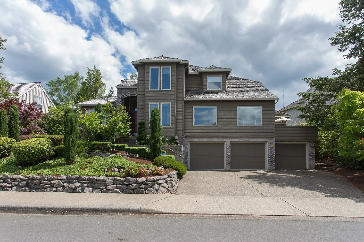 265 NW Sundown Way photo 1