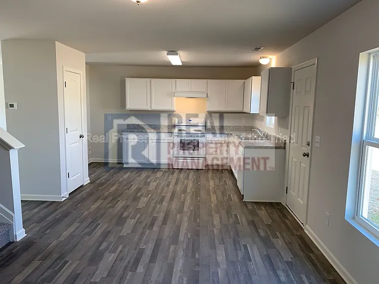 4100 Devonwood Ct — Photo 5