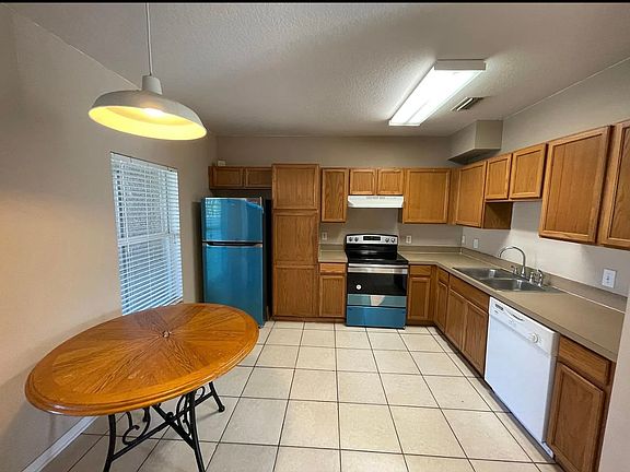 2nd image of 1255 Charlesworth Dr