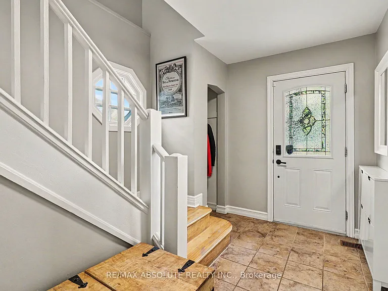 805 Smyth Rd — Photo 5