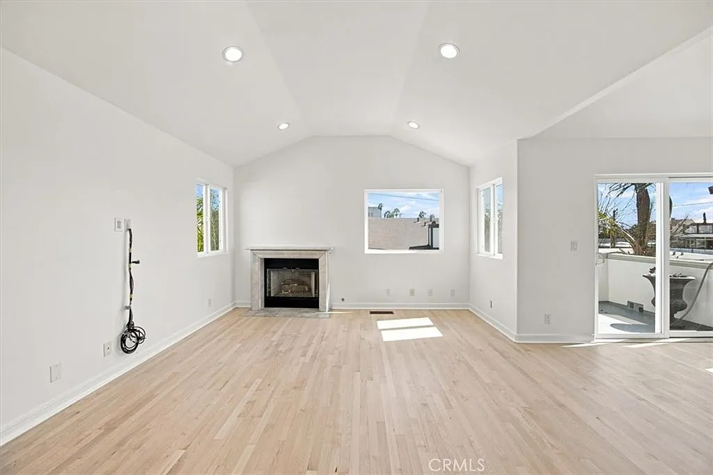 3 bed, 2166 sqft, $11,500 — Photo 3