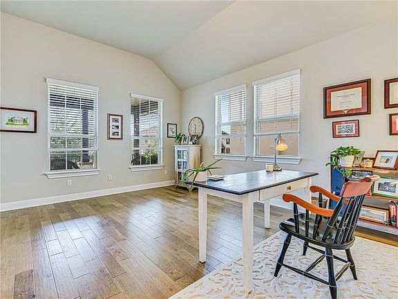 4th image of 2537 Granite Hill Dr