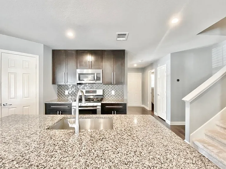 1812 Lost Maples Loop — Photo 4