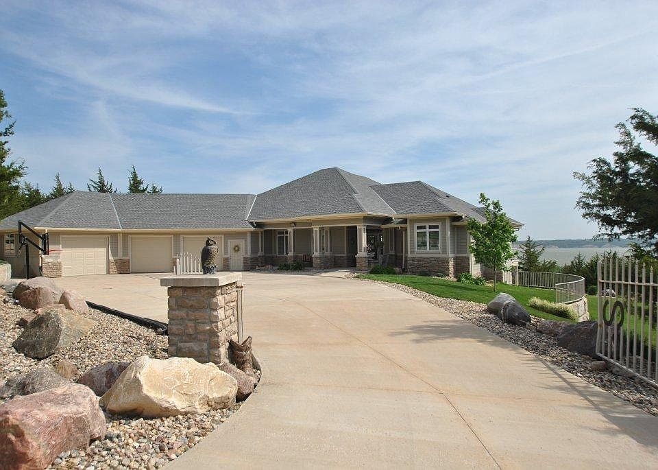 Pending: 109 Dew Drop Inn Lane, Yankton, SD 57078