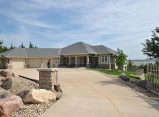 109 Dew Drop In Ln, Yankton, SD 57078
