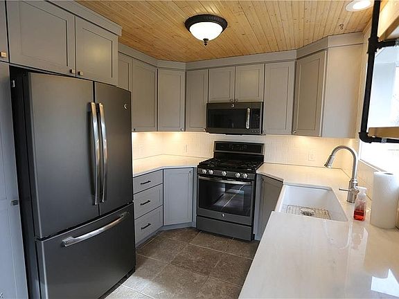 5th image of 840 Gaylord Grove Rd