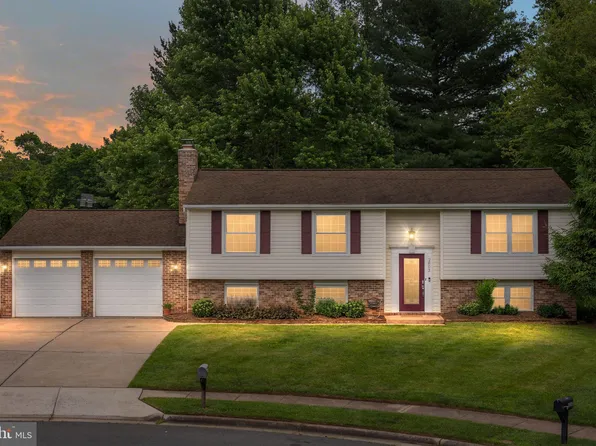 2803 Classic Ct, Herndon, VA 20171