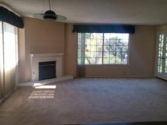 2nd image of 703 Island View Cir #2