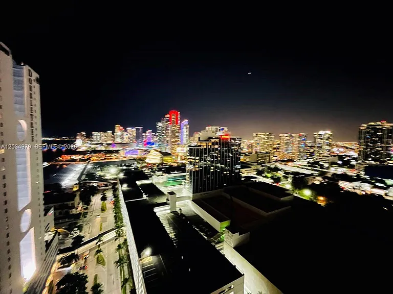 1750 N Bayshore Dr #3010 — Photo 34