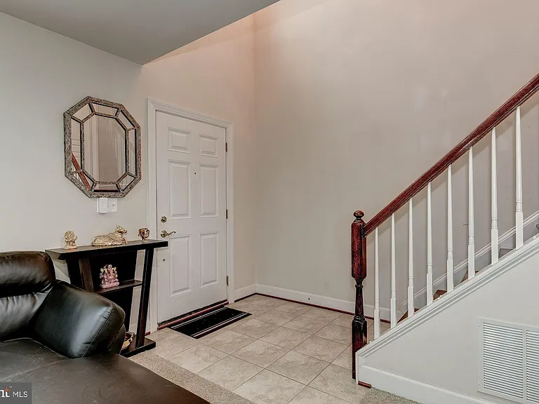 3309 Kemper Rd — Photo 8