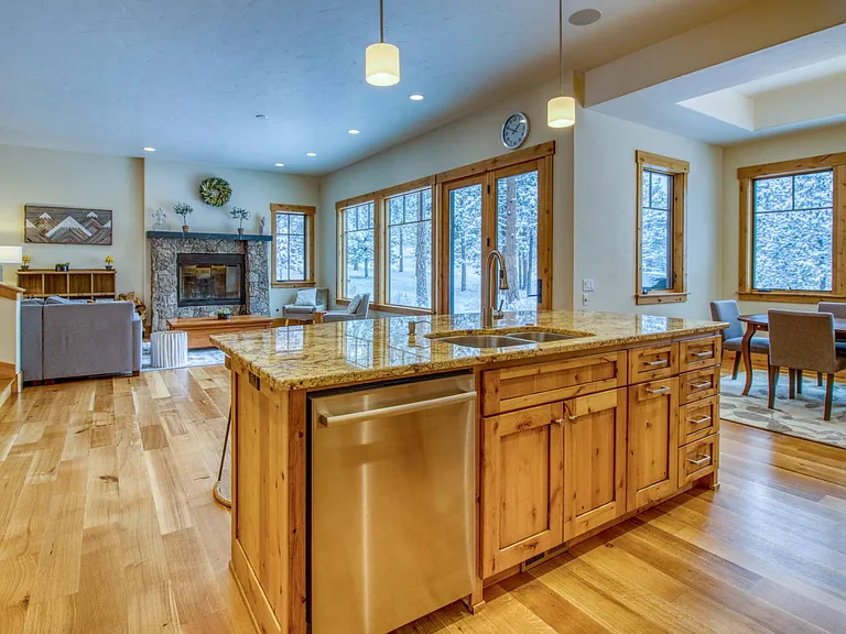 1789 NW Wild Rye Cir — Photo 8