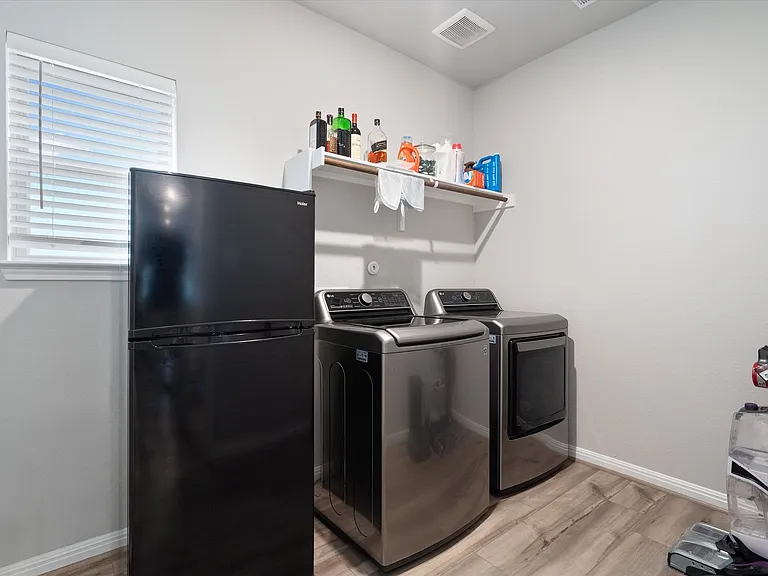 17117 Orinda Ln — Photo 17