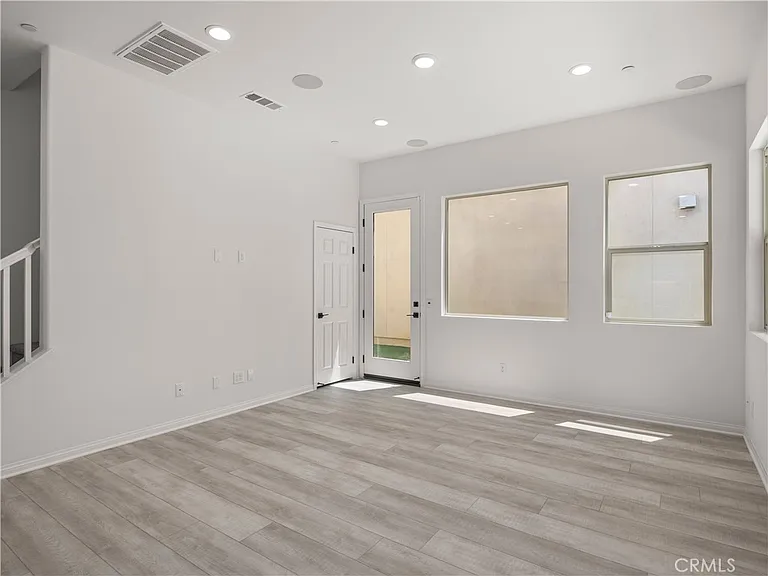 27448 Pioneer Ct — Photo 20