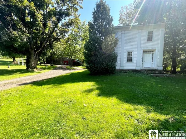 9203 Lombard Rd, Ripley, NY 14775