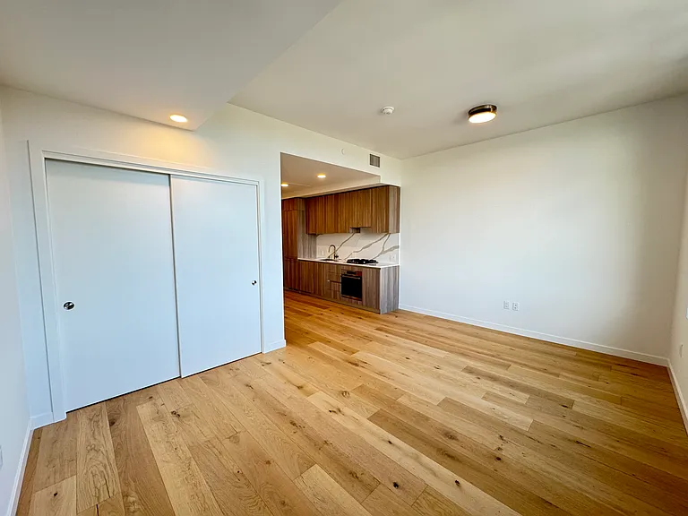 10232 NE 10th St #1106 — Photo 4