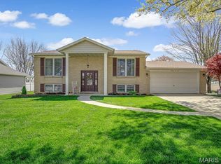 706 Rock Hill Dr, Red Bud, IL 62278