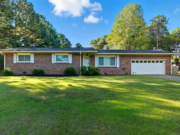 2567 Twin Oaks Dr SW, Marietta, GA 30064