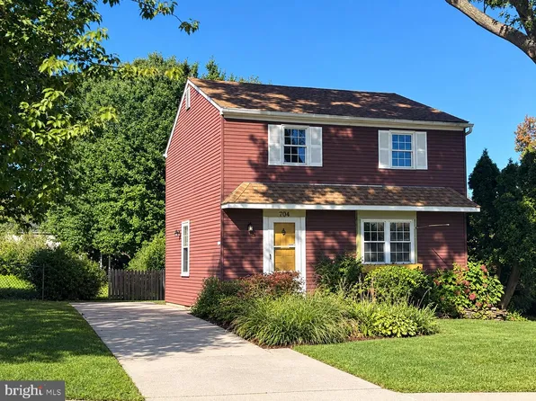 704 S Washington St, Kennett Square, PA 19348