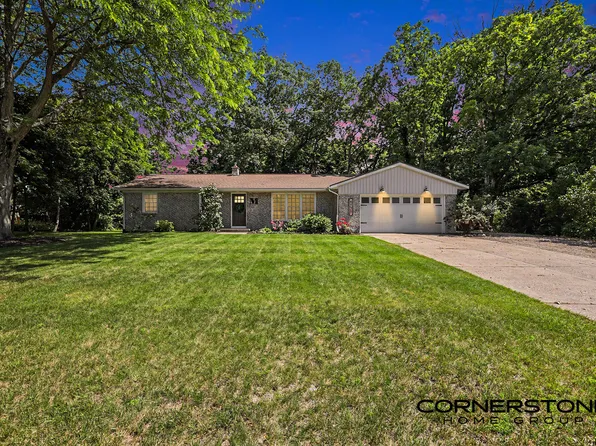 4778 Countryside Dr NE, Grand Rapids, MI 49525