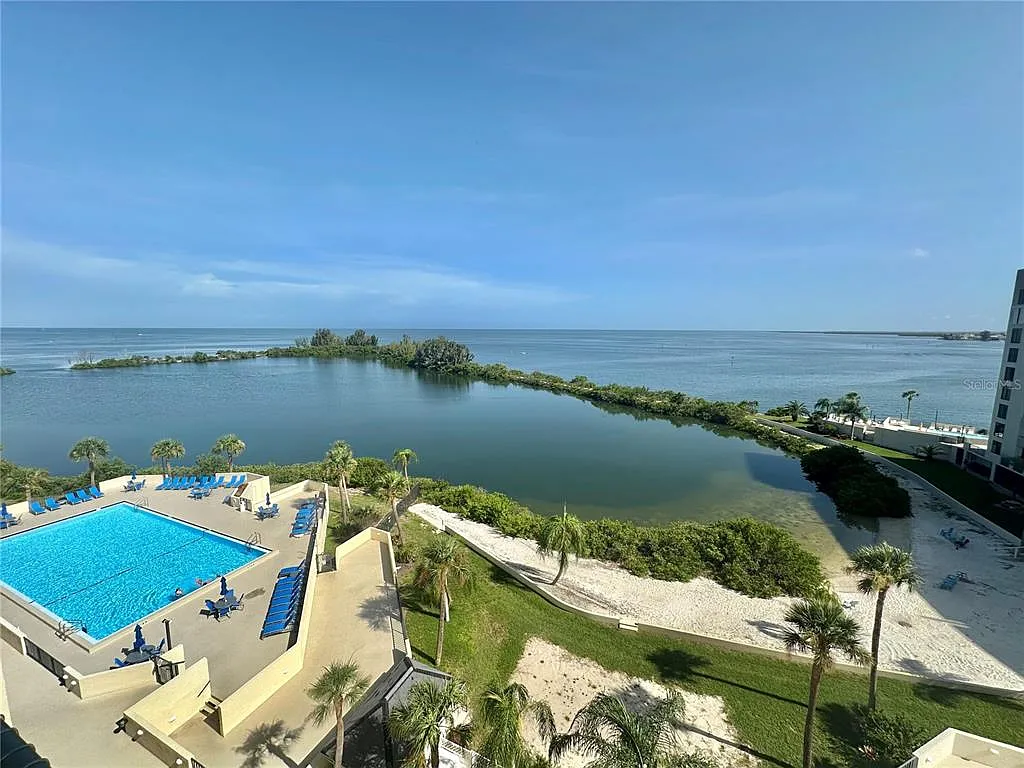 1 bed, 1.0 bath, 733 sqft, $1,500 — Photo 1