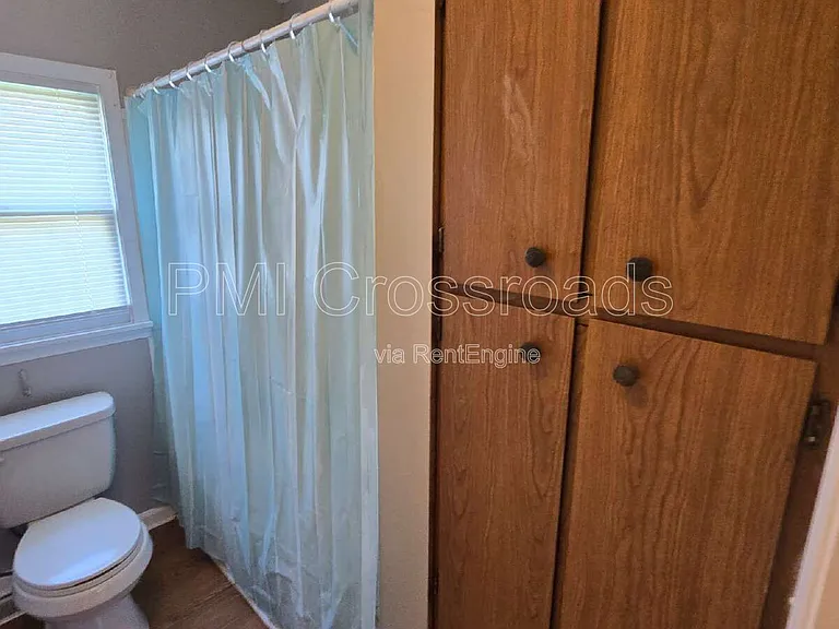 153 S Cypress Ave — Photo 18