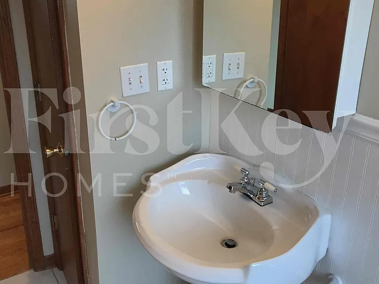 155 Berkshire Dr — Photo 30