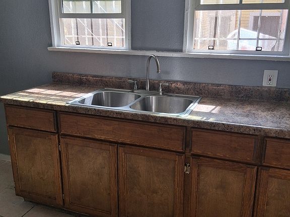 5th image of 309 W 80th St #309
