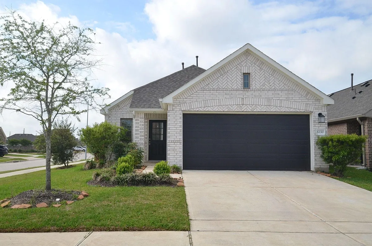 Building Photo - 8230 Blue Fish Dr