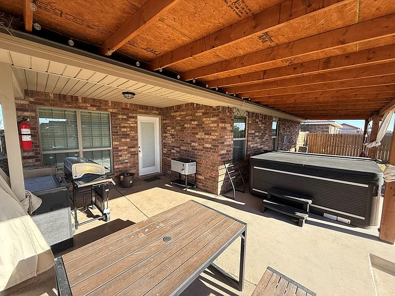9915 Lamar Ave — Photo 24