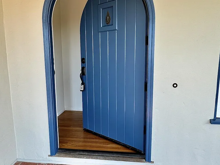 930 Skyline Dr — Photo 4