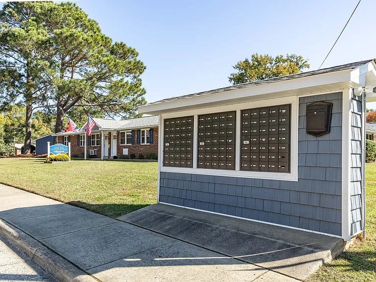 Sanford Estates — Photo 26