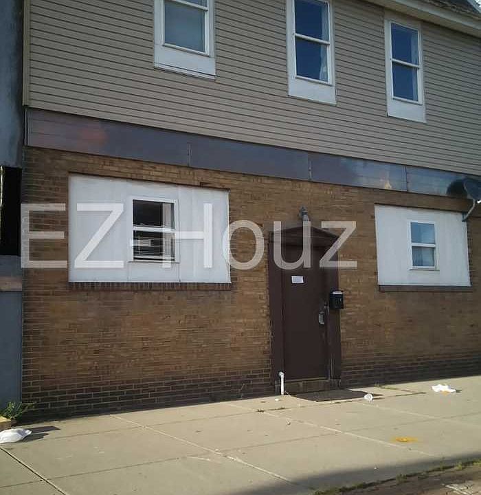 1st image of 1204 Broadway St