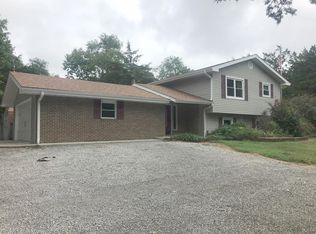 1205 W Trobridge Rd, Columbia, MO 65202