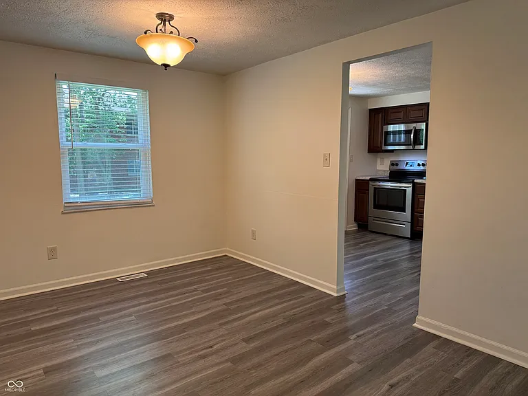 7717 Cambridge Dr — Photo 5