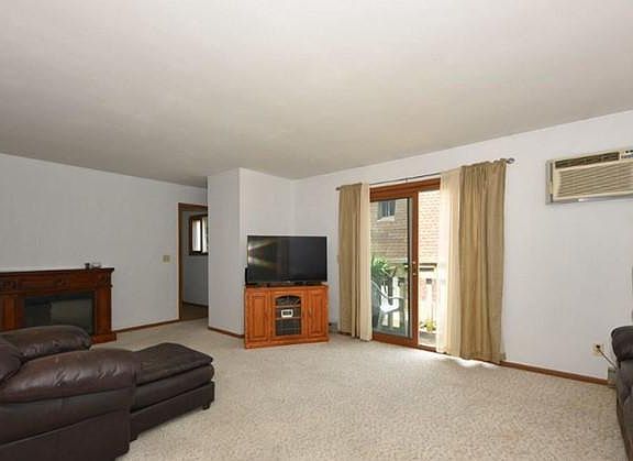 2nd image of 516 Marshal Ct APT D