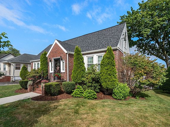 5th image of 25 Piermont St