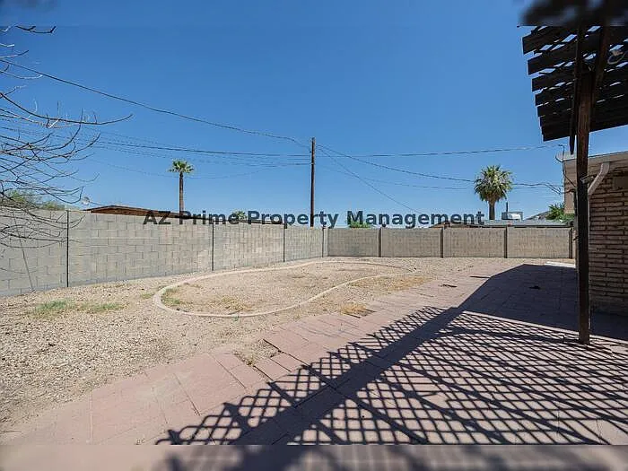 2130 W Cortez St — Photo 22