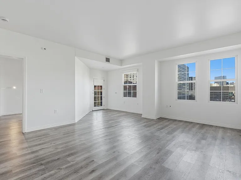 300 W 11th Ave #6J — Photo 8