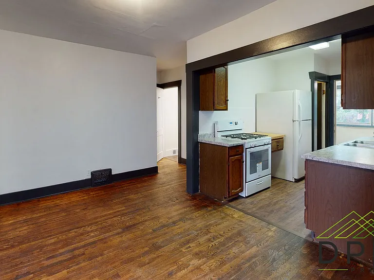 317 Shepard St — Photo 8