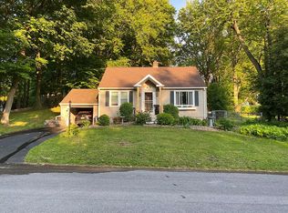 7 McPherson St, New York Mills, NY 13417