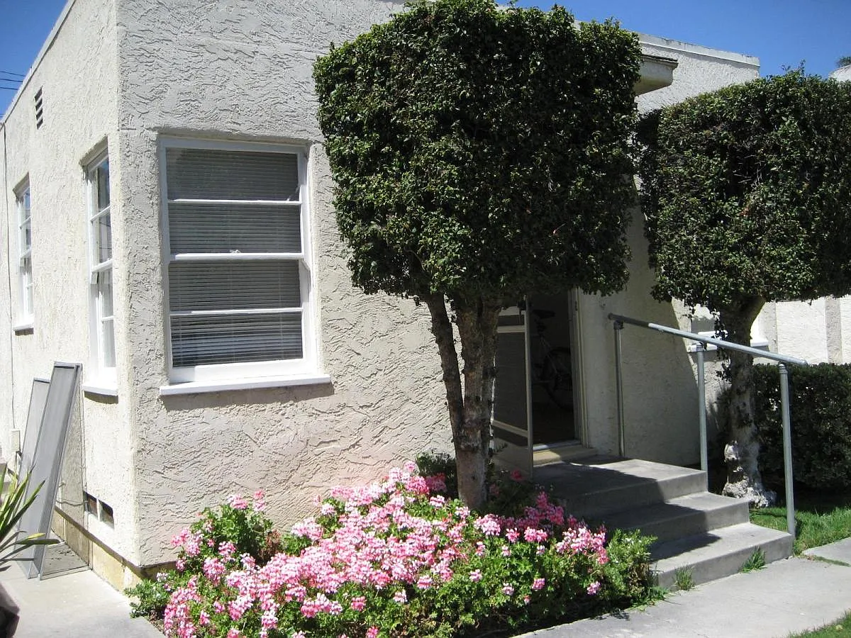 Spring in Bloom! - Swift Ave
