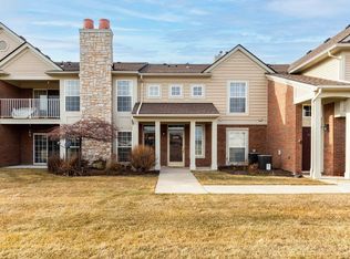 52196 Naugatuck Dr, Macomb, MI 48042