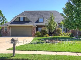 11717 S Vine Pl, Jenks, OK 74037